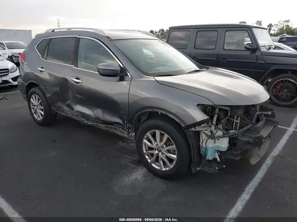 KNMAT2MT1JP511494 2018 NISSAN ROGUE - Image 1