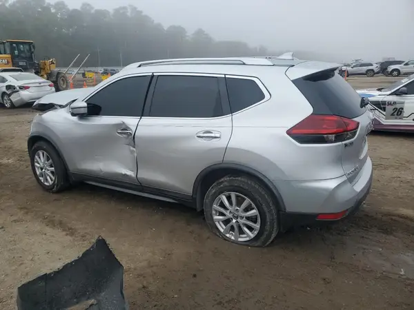 KNMAT2MT1JP513505 2018 NISSAN ROGUE - Image 2