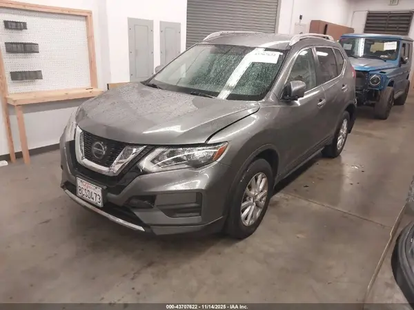 KNMAT2MT1JP513617 2018 NISSAN ROGUE - Image 2