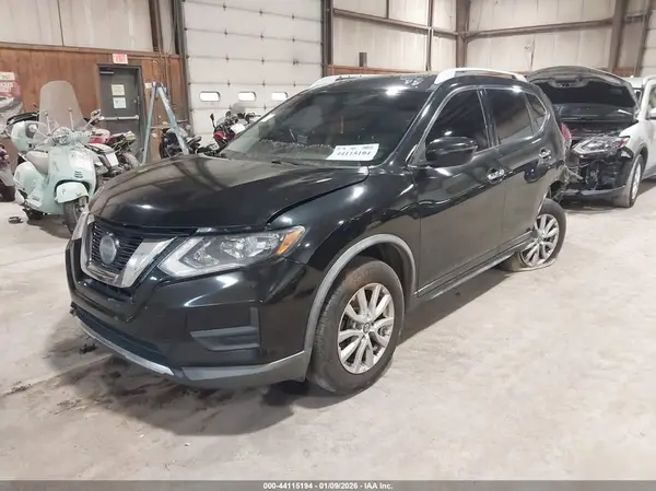 KNMAT2MT1JP515352 2018 NISSAN ROGUE - Image 2