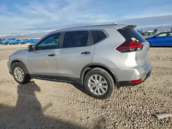 KNMAT2MT1JP515898 2018 NISSAN ROGUE - Image 2