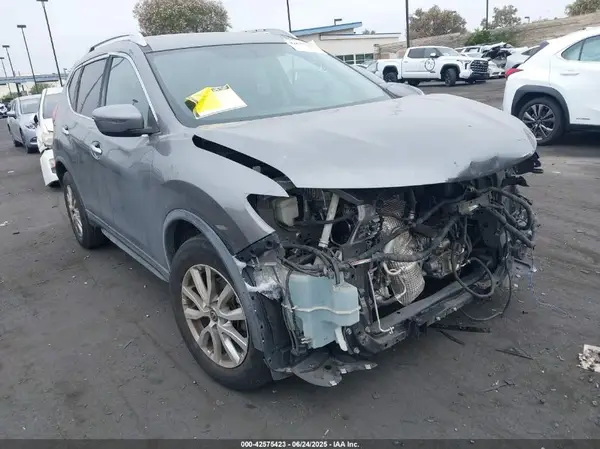 KNMAT2MT1JP517490 2018 NISSAN ROGUE - Image 1