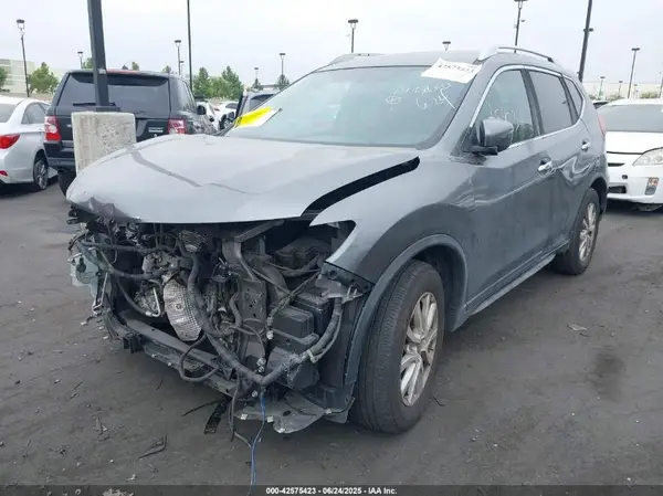 KNMAT2MT1JP517490 2018 NISSAN ROGUE - Image 2
