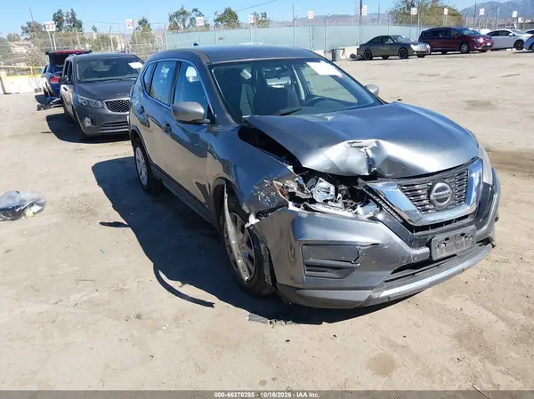 KNMAT2MT1JP517652 2018 NISSAN ROGUE - Image 1