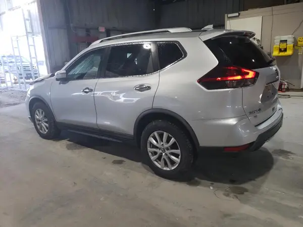 KNMAT2MT1JP525945 2018 NISSAN ROGUE - Image 2