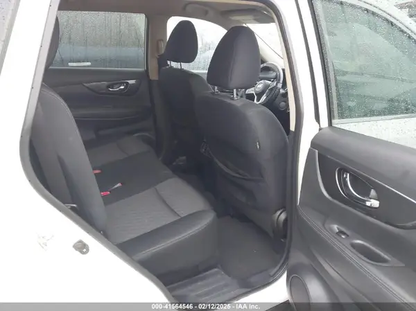 KNMAT2MT1JP526030 2018 NISSAN ROGUE - Image 8