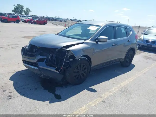 KNMAT2MT1JP530594 2018 NISSAN ROGUE - Image 2