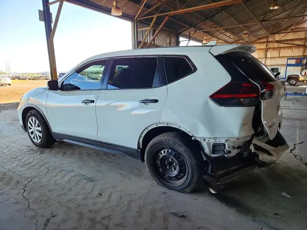 KNMAT2MT1JP530904 2018 NISSAN ROGUE - Image 2