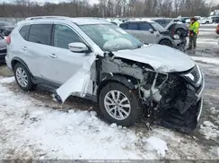 KNMAT2MT1JP535035 2018 NISSAN ROGUE