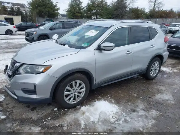 KNMAT2MT1JP535035 2018 NISSAN ROGUE - Image 2