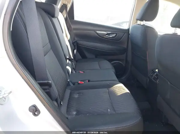 KNMAT2MT1JP538310 2018 NISSAN ROGUE - Image 8