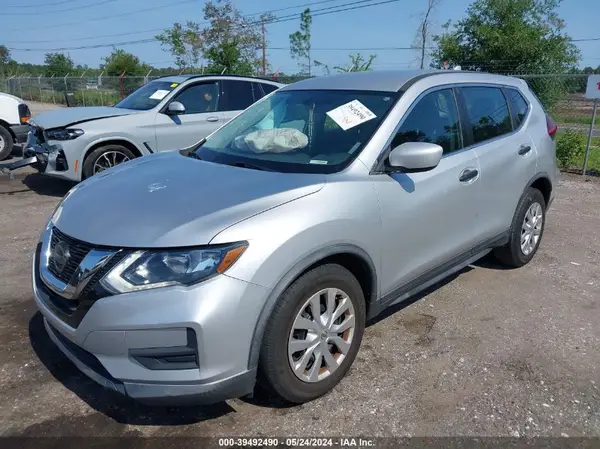 KNMAT2MT1JP538355 2018 NISSAN ROGUE - Image 2