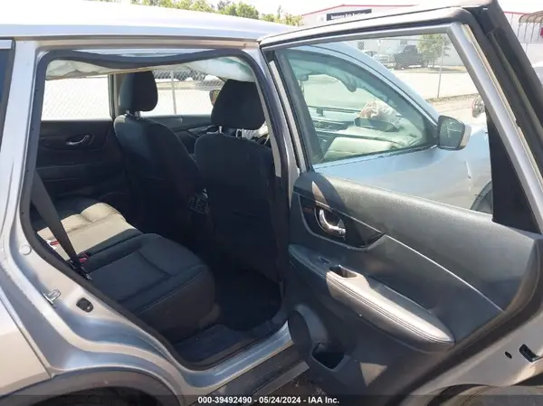 KNMAT2MT1JP538355 2018 NISSAN ROGUE - Image 8