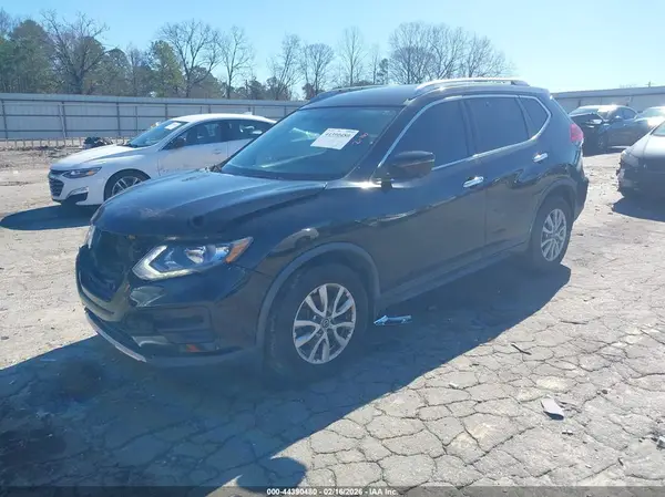 KNMAT2MT1JP541000 2018 NISSAN ROGUE - Image 2