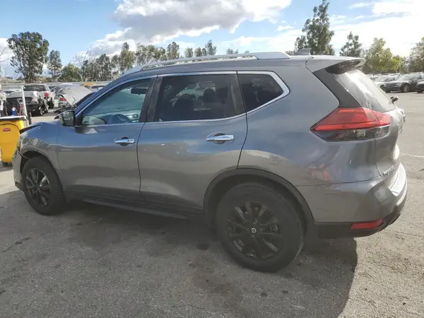 KNMAT2MT1JP543104 2018 NISSAN ROGUE - Image 2
