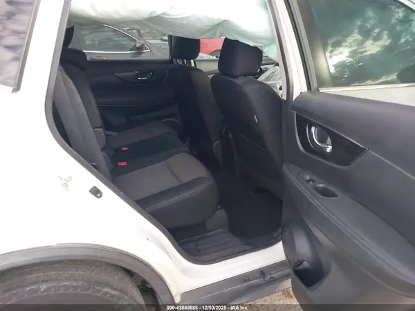 KNMAT2MT1JP555415 2018 NISSAN ROGUE - Image 8