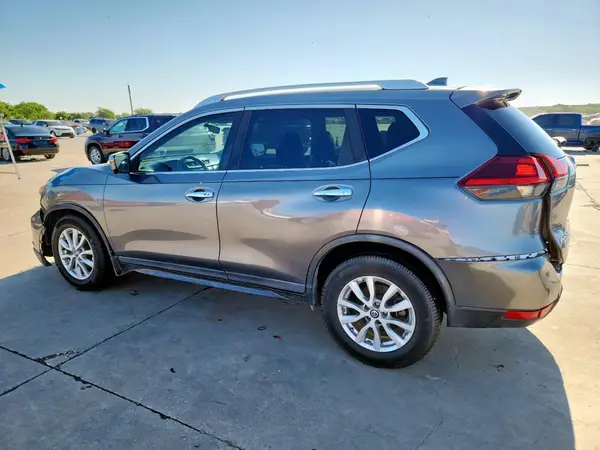 KNMAT2MT1JP559996 2018 NISSAN ROGUE - Image 2