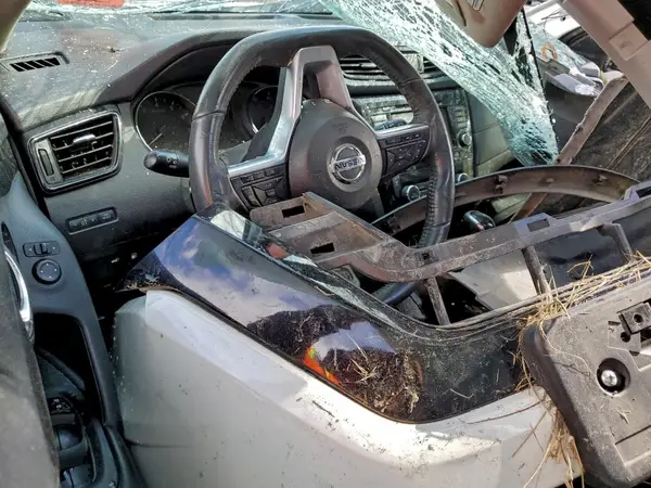 KNMAT2MT1JP564678 2018 NISSAN ROGUE - Image 8