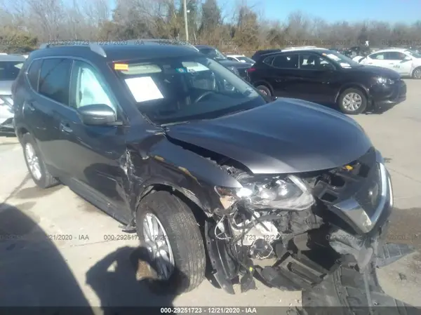 KNMAT2MT1JP564695 2018 NISSAN ROGUE - Image 1
