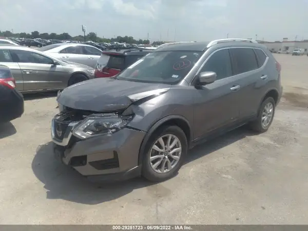 KNMAT2MT1JP564695 2018 NISSAN ROGUE - Image 2