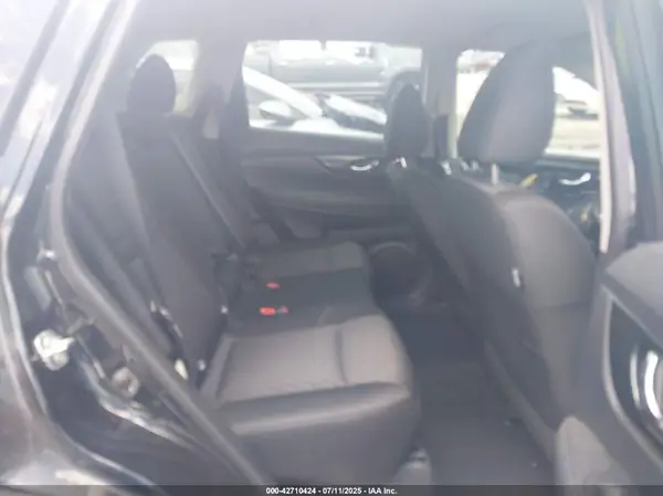 KNMAT2MT1JP565796 2018 NISSAN ROGUE - Image 8