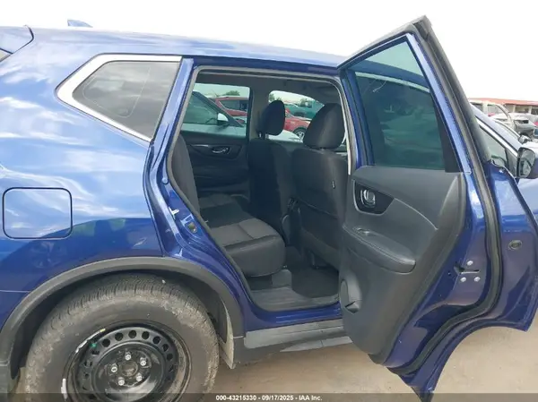 KNMAT2MT1JP568603 2018 NISSAN ROGUE - Image 8