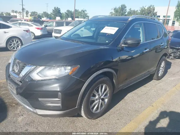 KNMAT2MT1JP568696 2018 NISSAN ROGUE - Image 2