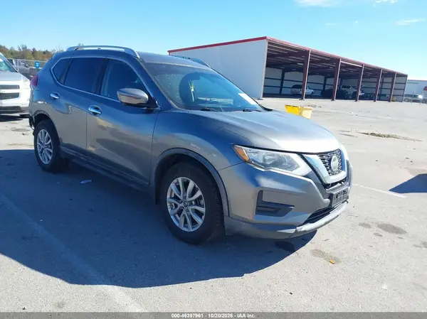 KNMAT2MT1JP570741 2018 NISSAN ROGUE - Image 1