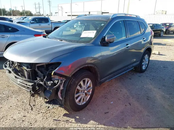 KNMAT2MT1JP571680 2018 NISSAN ROGUE - Image 2