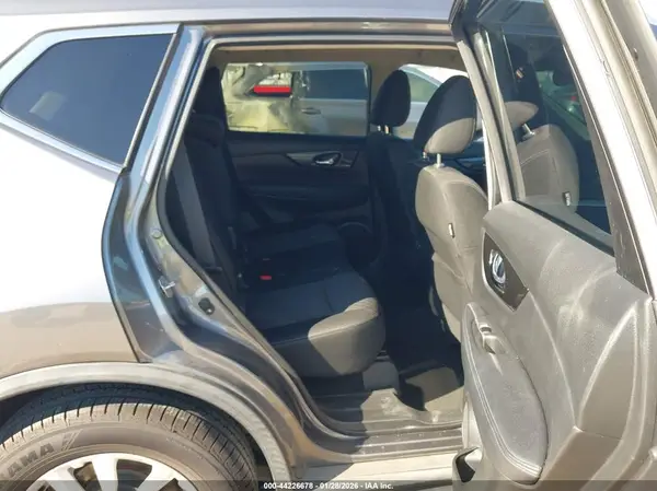 KNMAT2MT1JP571680 2018 NISSAN ROGUE - Image 8