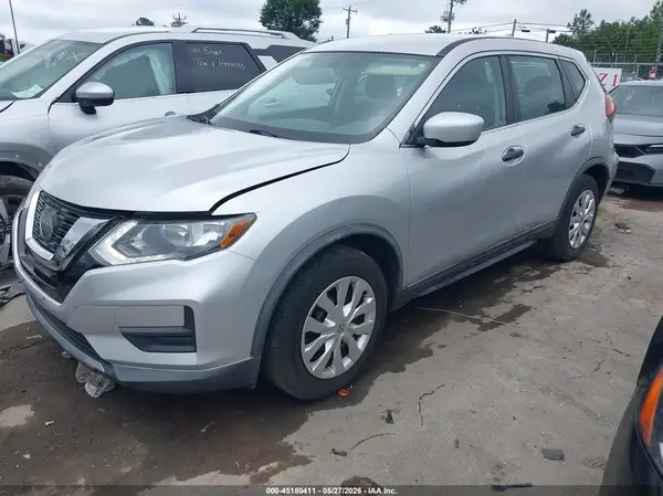 KNMAT2MT1JP576412 2018 NISSAN ROGUE - Image 2