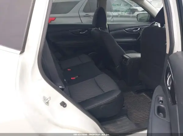KNMAT2MT1JP576569 2018 NISSAN ROGUE - Image 8