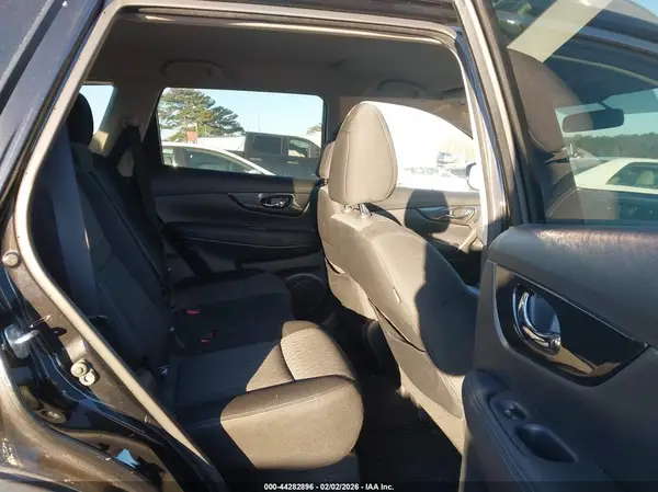 KNMAT2MT1JP581478 2018 NISSAN ROGUE - Image 8