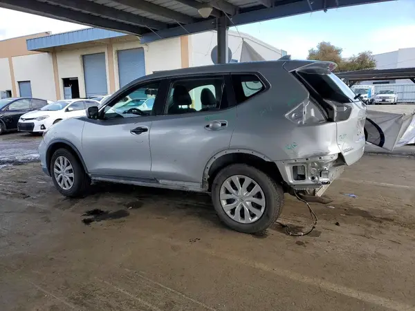KNMAT2MT1JP590083 2018 NISSAN ROGUE - Image 2