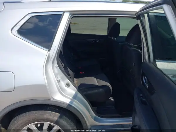 KNMAT2MT1JP590598 2018 NISSAN ROGUE - Image 8