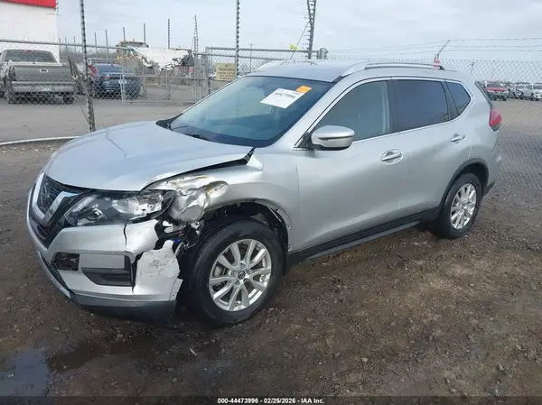 KNMAT2MT1JP590620 2018 NISSAN ROGUE - Image 2
