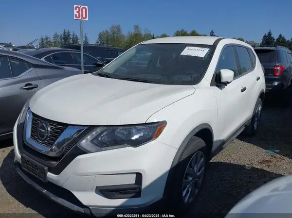KNMAT2MT1JP592478 2018 NISSAN ROGUE - Image 2