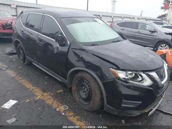 KNMAT2MT1JP601986 2018 NISSAN ROGUE - Image 1