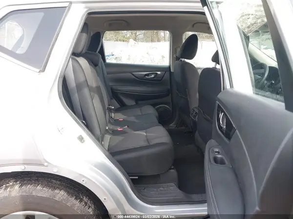 KNMAT2MT1JP602586 2018 NISSAN ROGUE - Image 8