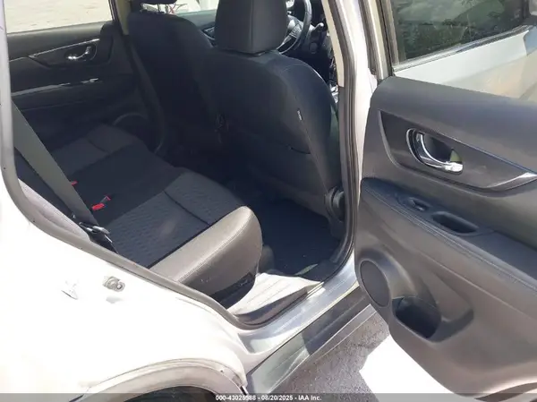 KNMAT2MT1JP603981 2018 NISSAN ROGUE - Image 8