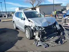 KNMAT2MT1JP605035 2018 NISSAN ROGUE