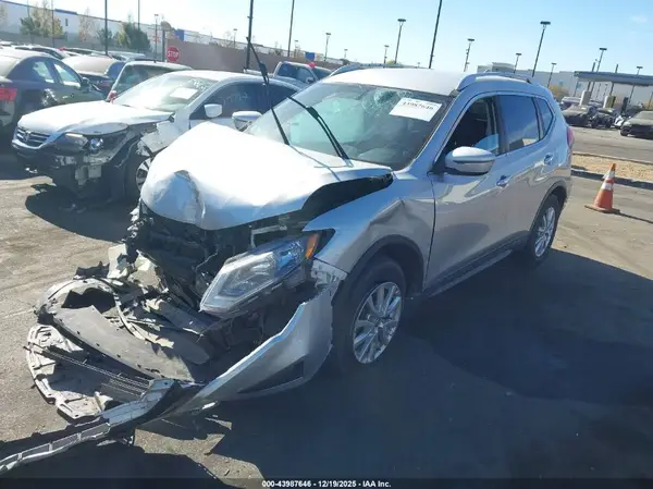 KNMAT2MT1JP605035 2018 NISSAN ROGUE - Image 2