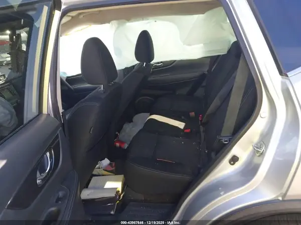 KNMAT2MT1JP605035 2018 NISSAN ROGUE - Image 8