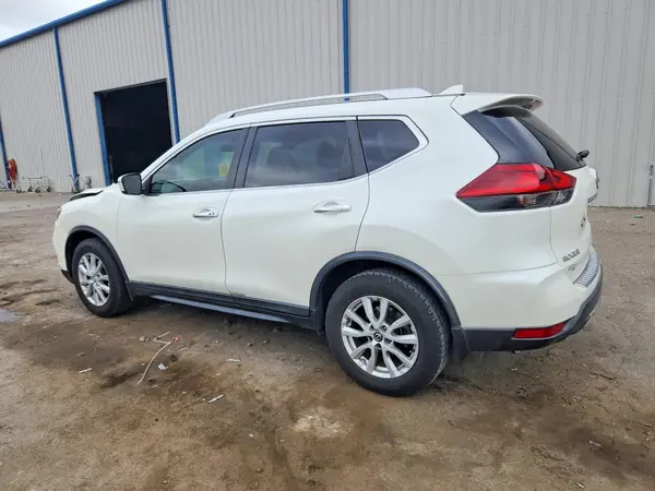 KNMAT2MT1JP608176 2018 NISSAN ROGUE - Image 2
