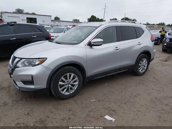 KNMAT2MT1JP610557 2018 NISSAN ROGUE - Image 2