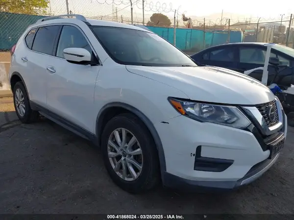KNMAT2MT1JP613765 2018 NISSAN ROGUE - Image 1