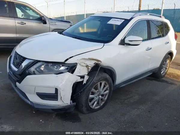 KNMAT2MT1JP613765 2018 NISSAN ROGUE - Image 2
