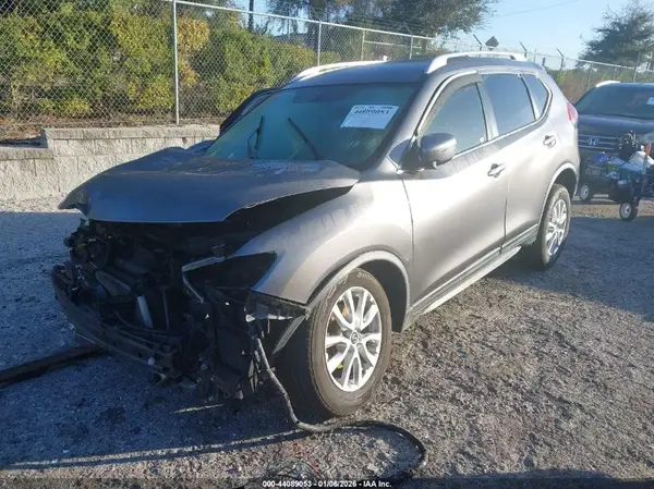 KNMAT2MT1JP614608 2018 NISSAN ROGUE - Image 2