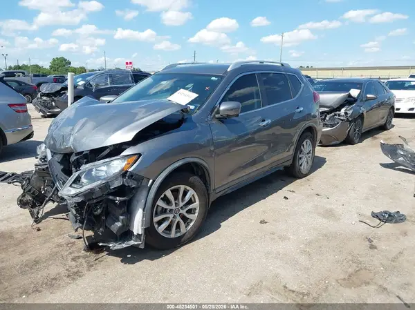 KNMAT2MT1JP622837 2018 NISSAN ROGUE - Image 2