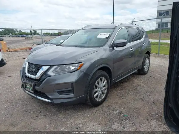 KNMAT2MT1KP513585 2019 NISSAN ROGUE - Image 2